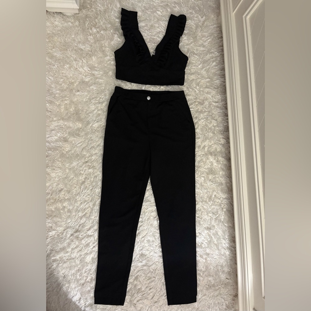 SHEIN Black Ruffle Crop Top